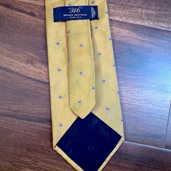 BROOKS BROTHERS “346” Pure Silk Gold and Blue Classic Tie - Picture 4 of 8